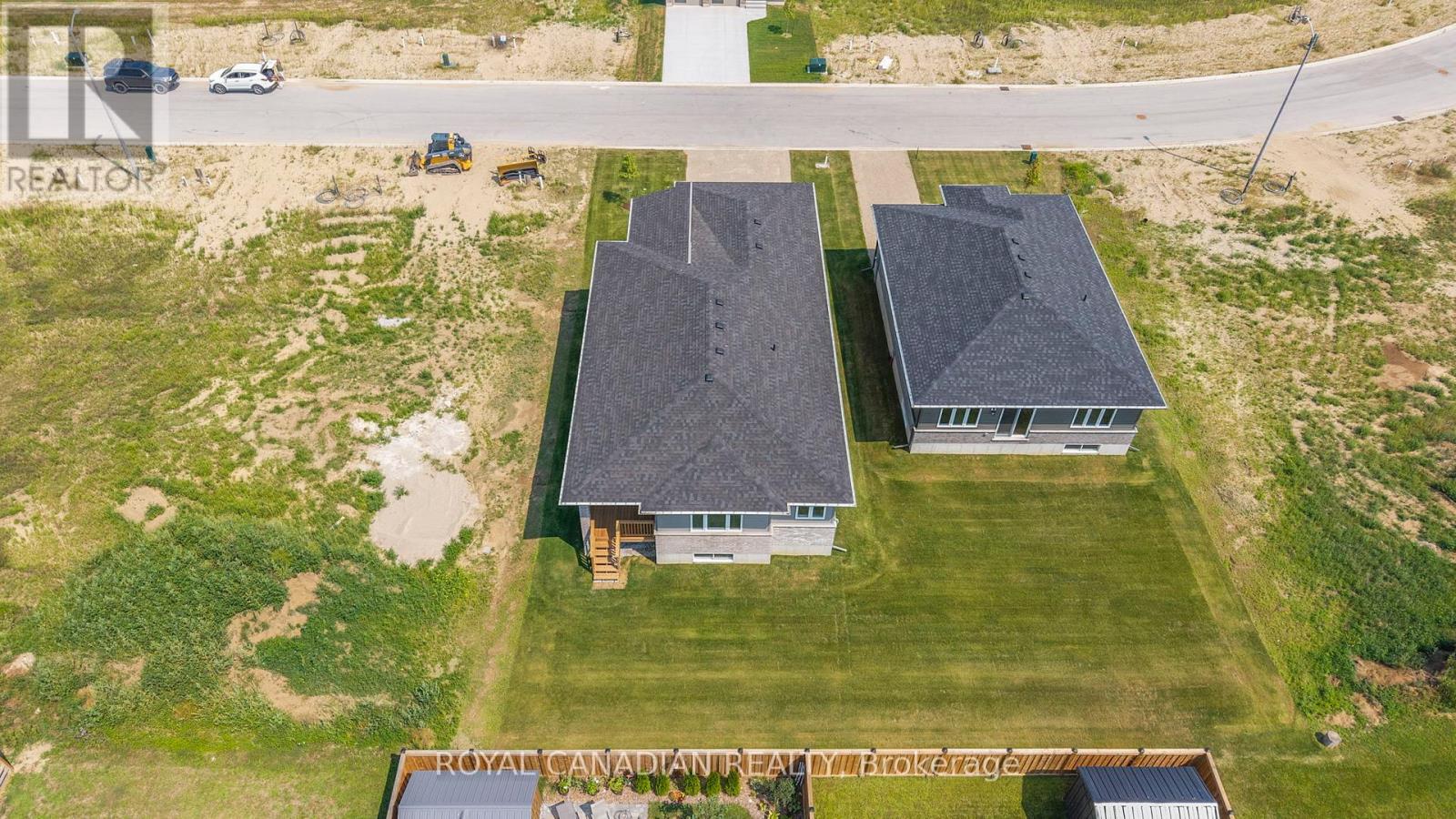 376 Hawthorne Street, Saugeen Shores, Ontario  N0H 2C3 - Photo 6 - X12451849