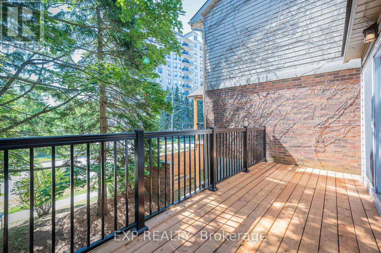 8 - 250 Keats Way, Waterloo, Ontario  N2L 6J5 - Photo 14 - X12451908