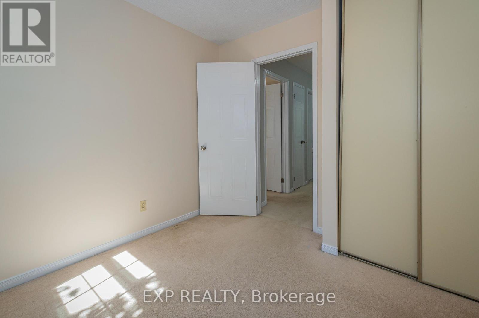 8 - 250 Keats Way, Waterloo, Ontario  N2L 6J5 - Photo 22 - X12451908