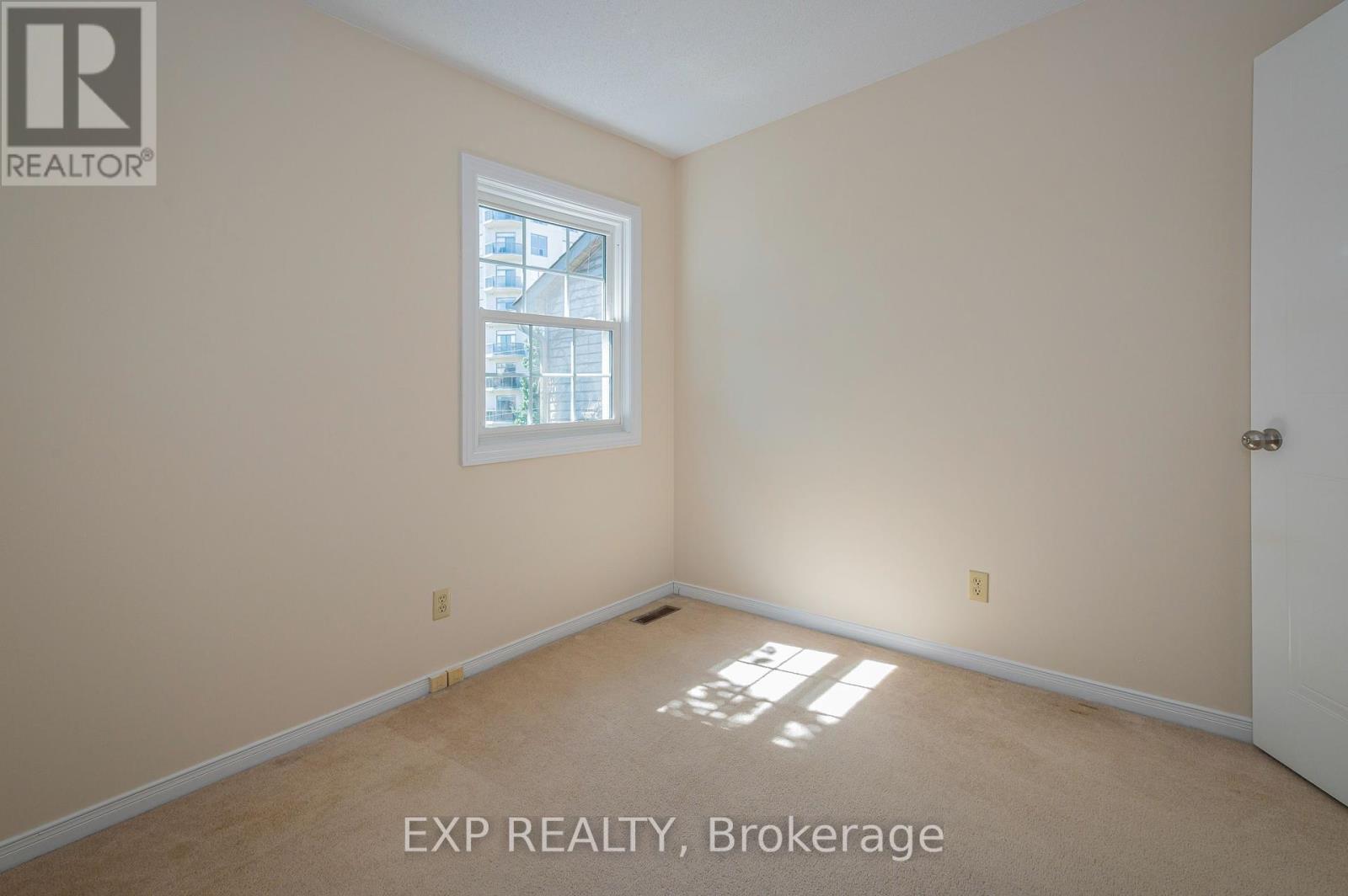 8 - 250 Keats Way, Waterloo, Ontario  N2L 6J5 - Photo 26 - X12451908