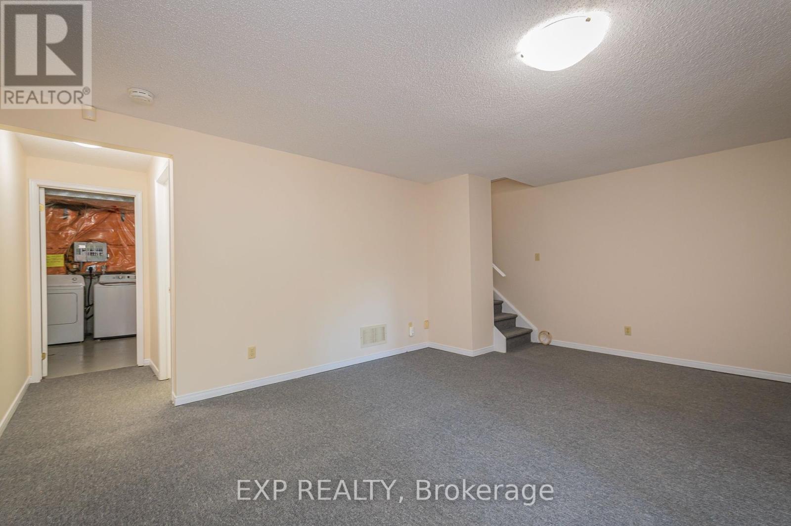 8 - 250 Keats Way, Waterloo, Ontario  N2L 6J5 - Photo 29 - X12451908