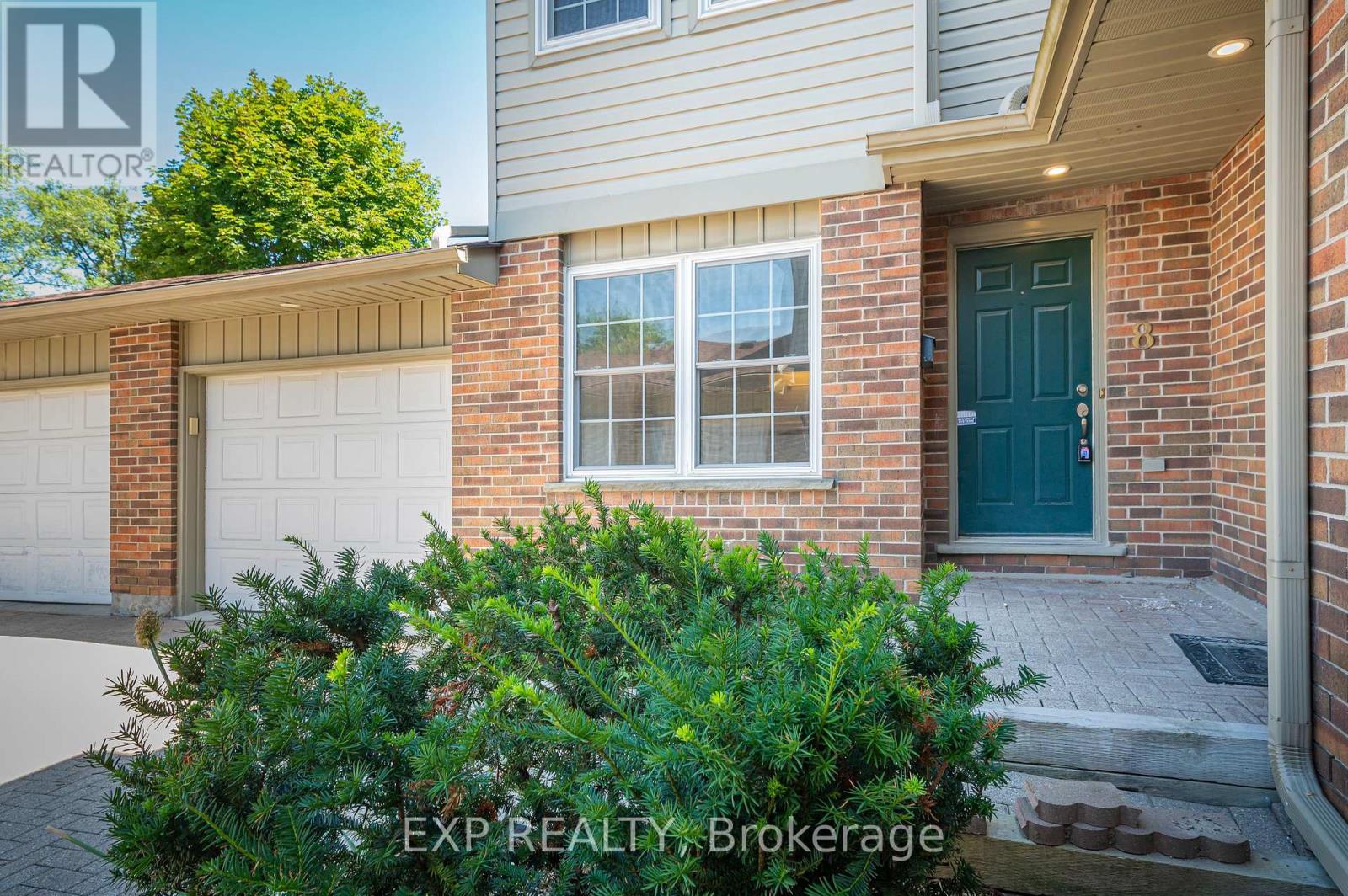 8 - 250 Keats Way, Waterloo, Ontario  N2L 6J5 - Photo 3 - X12451908