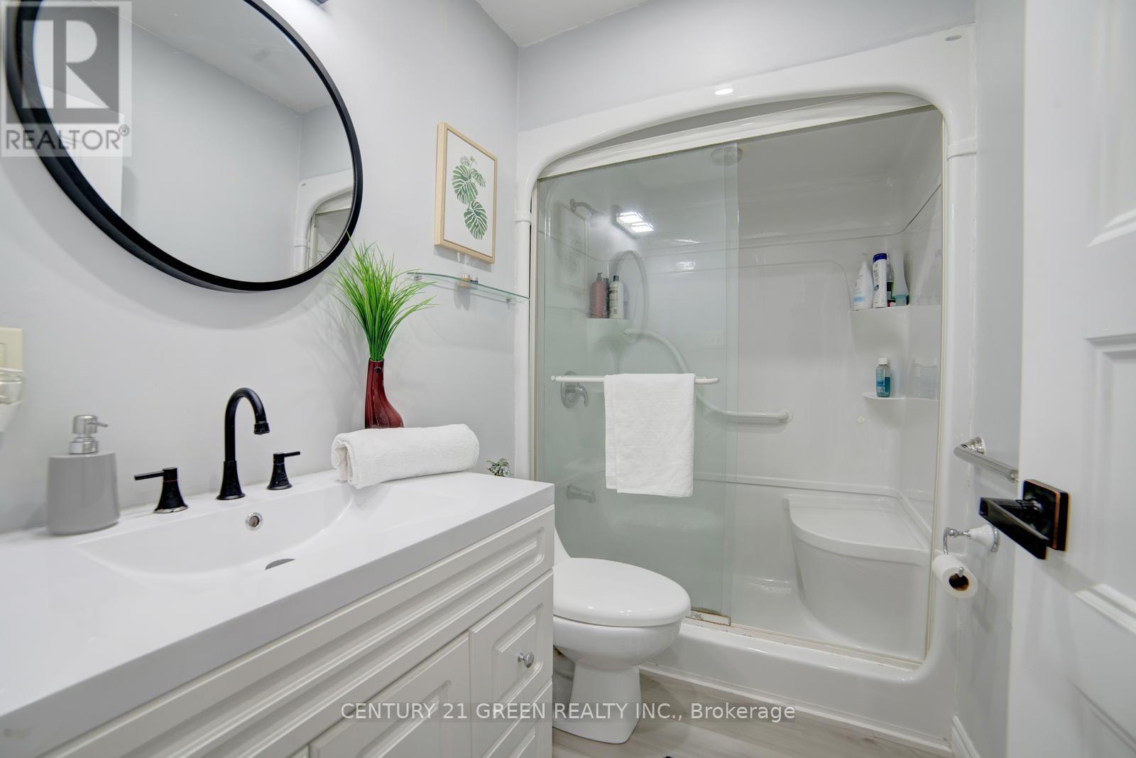 1676 Holley Crescent, Cambridge, Ontario  N3H 2S5 - Photo 11 - X12451924