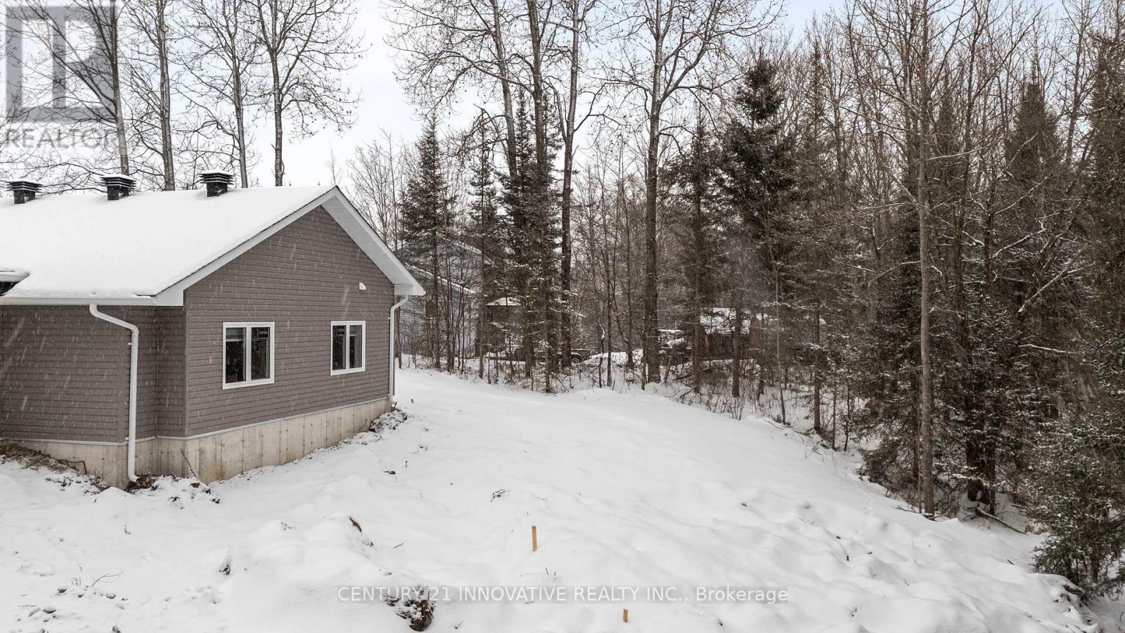 15 Grant Court, South River, Ontario  P0A 1X0 - Photo 3 - X12451929