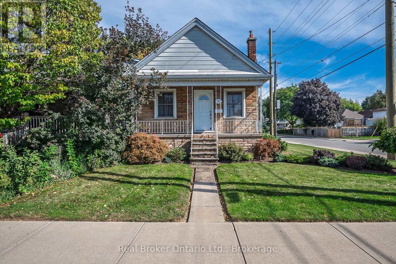 62 WEXFORD AVENUE N, Hamilton, Ontario