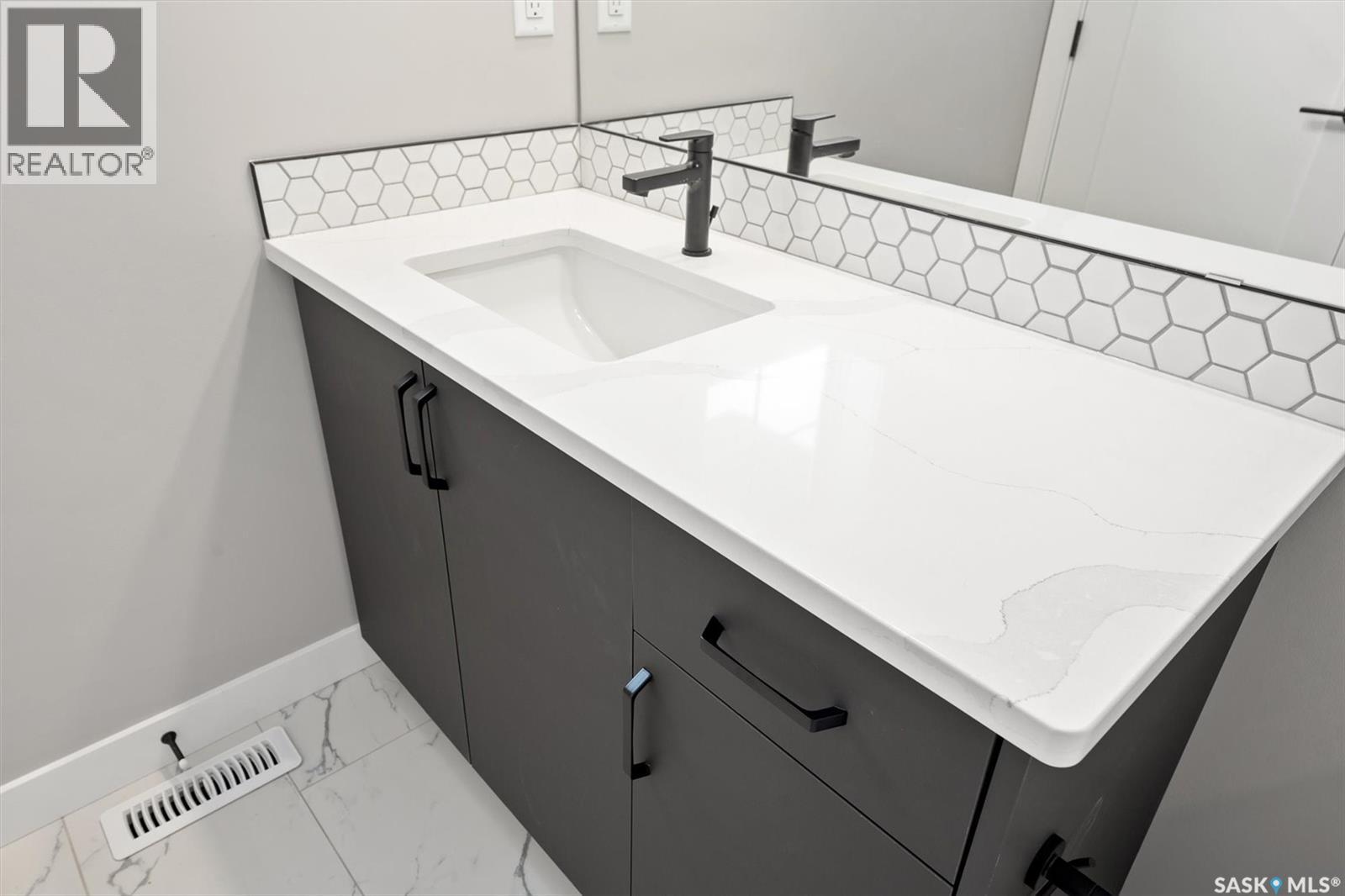 3040 Dumont Way, Regina, Saskatchewan  S4V 3Z3 - Photo 32 - SK020407