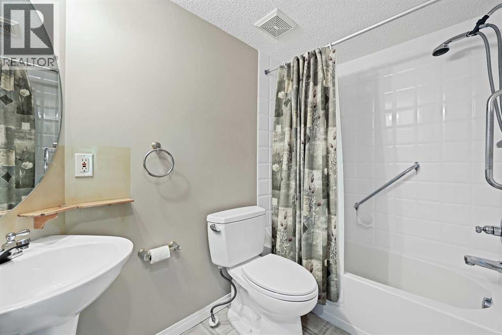 212, 369 Rocky Vista Park Nw, Calgary, Alberta  T3G 5K7 - Photo 18 - A2262870
