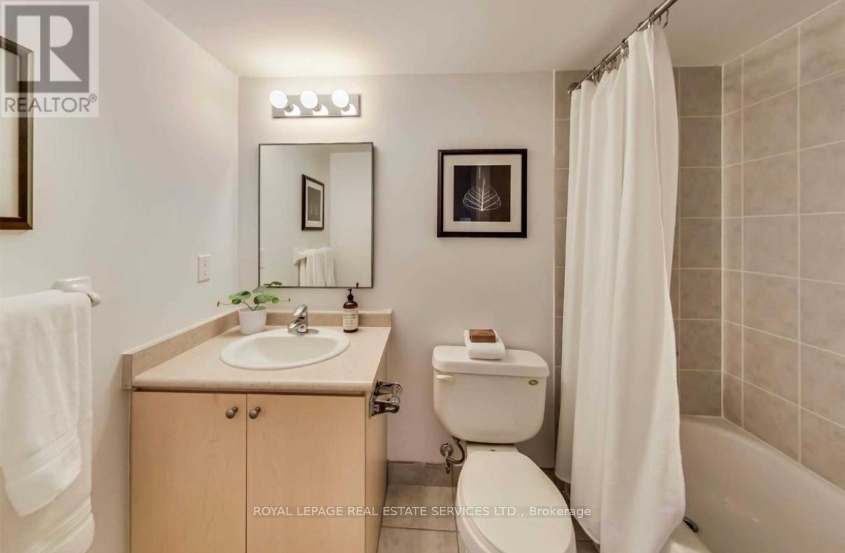 208 - 15 Maplewood Avenue, Toronto, Ontario  M6C 4B4 - Photo 18 - C12452015