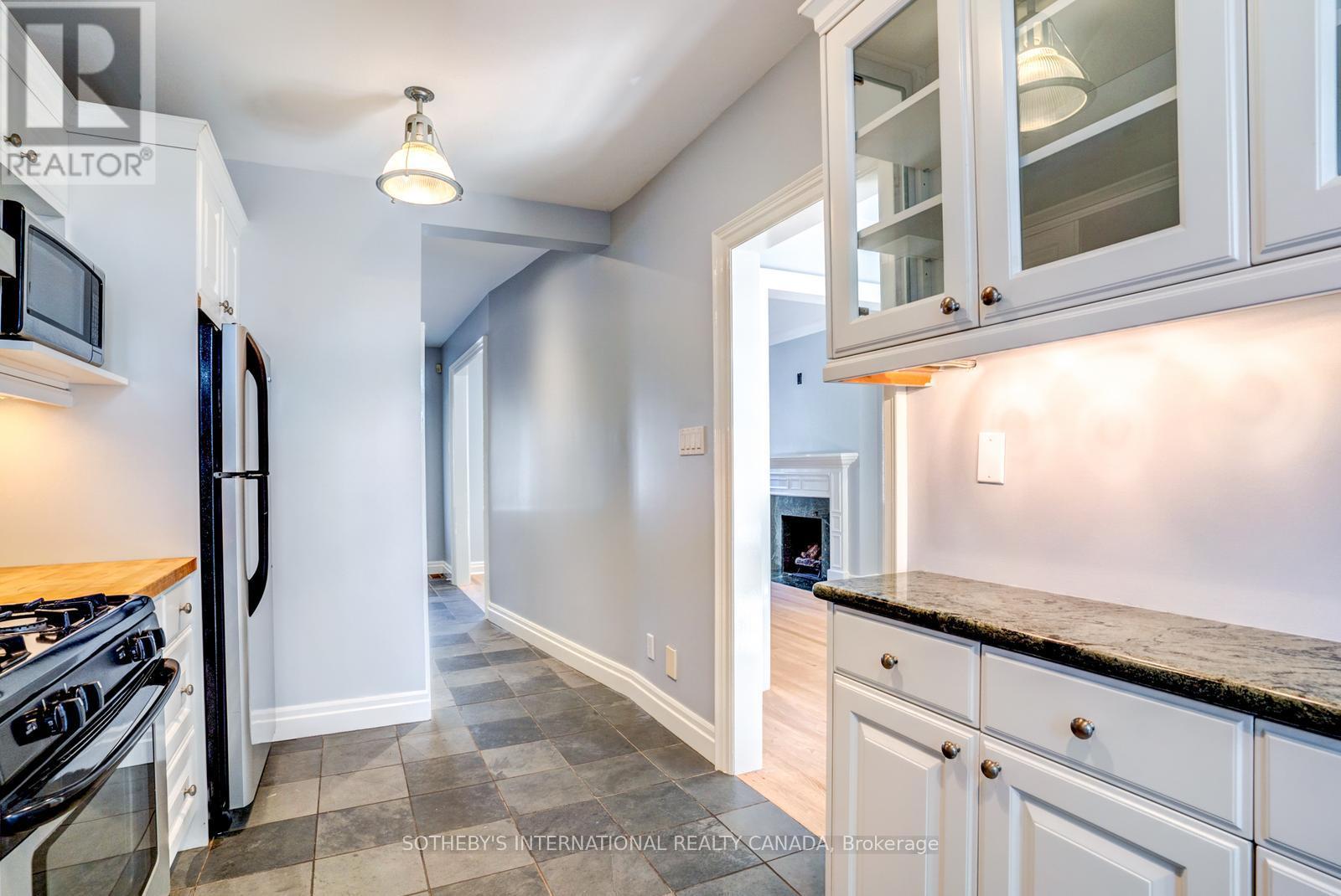 117 Deloraine Avenue, Toronto, Ontario  M5M 2B1 - Photo 13 - C12452025
