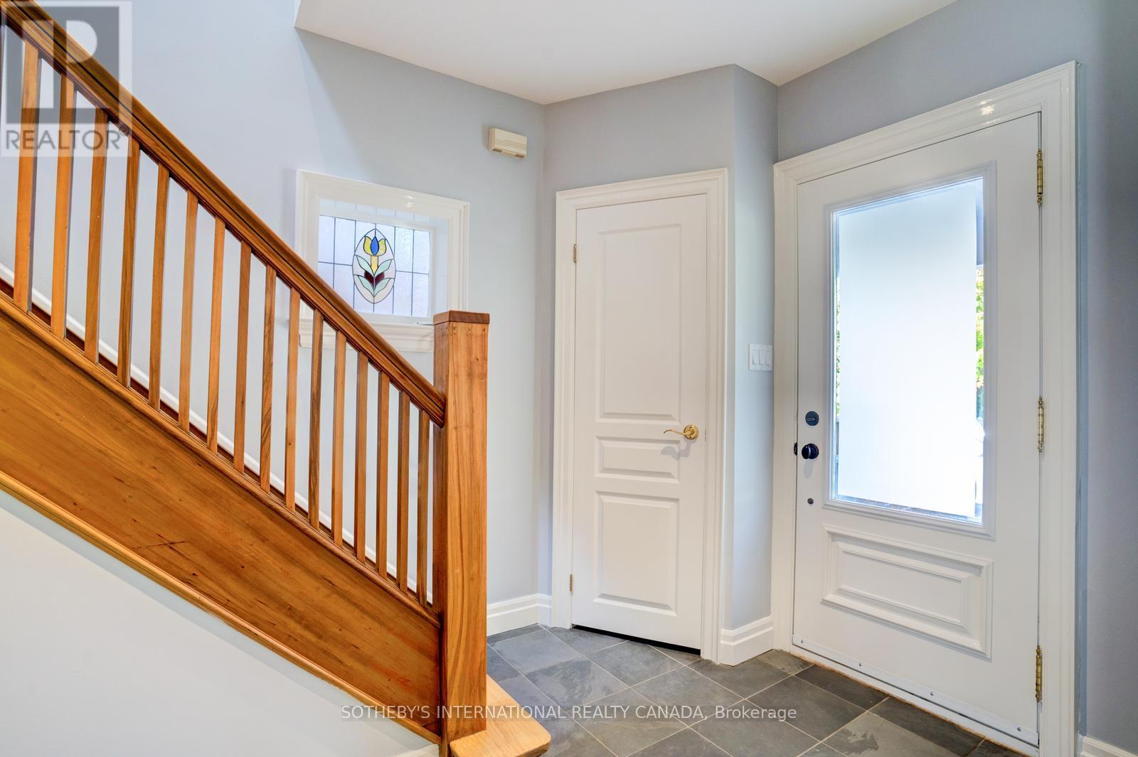 117 Deloraine Avenue, Toronto, Ontario  M5M 2B1 - Photo 4 - C12452025