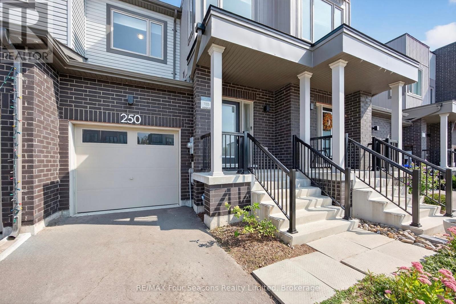 250 ATKINSON STREET, Clearview, Ontario