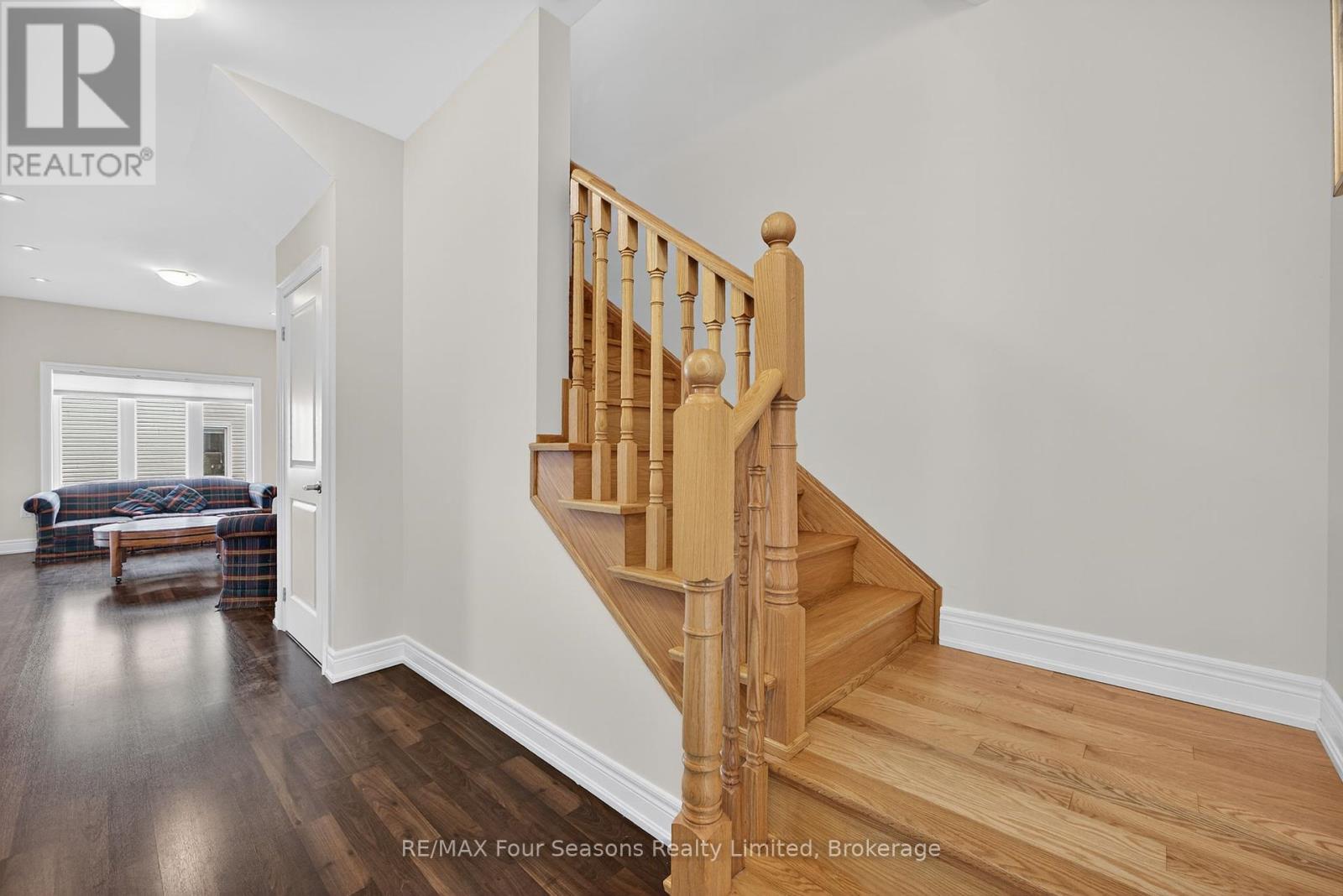250 Atkinson Street, Clearview (Stayner), Ontario  L0M 1S0 - Photo 12 - S12452120