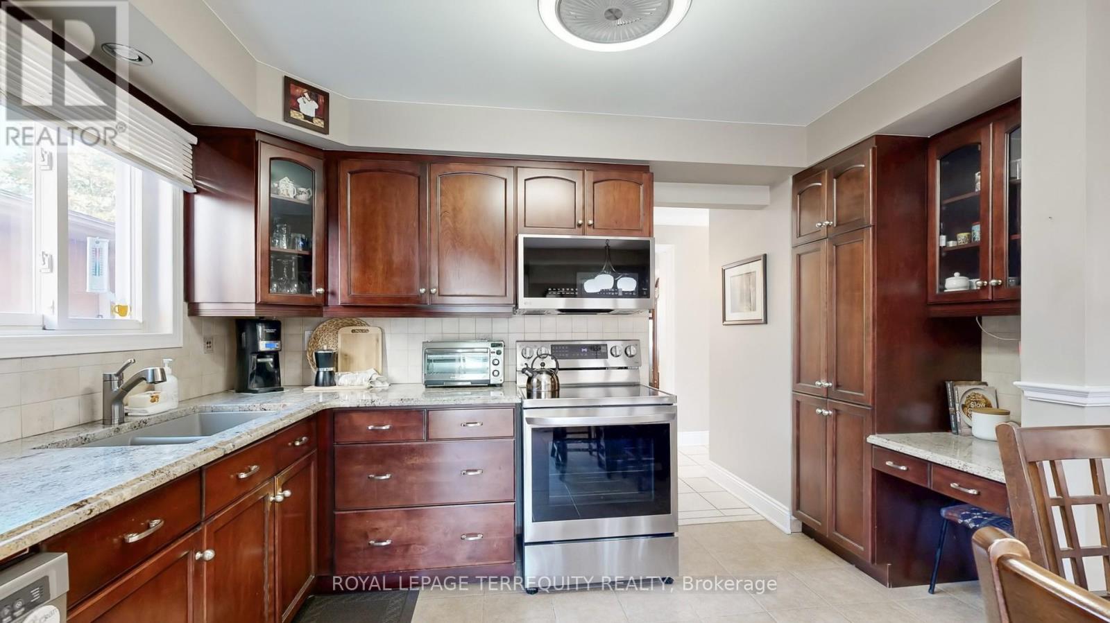 61 Jason Drive, Whitby, Ontario  L1R 1L1 - Photo 9 - E12451967