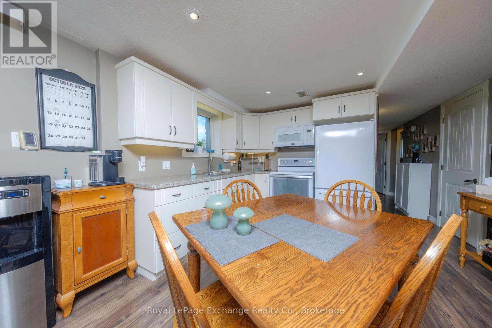 54 Lakefield Drive, Kincardine, Ontario  N2Z 0C9 - Photo 23 - X12452042
