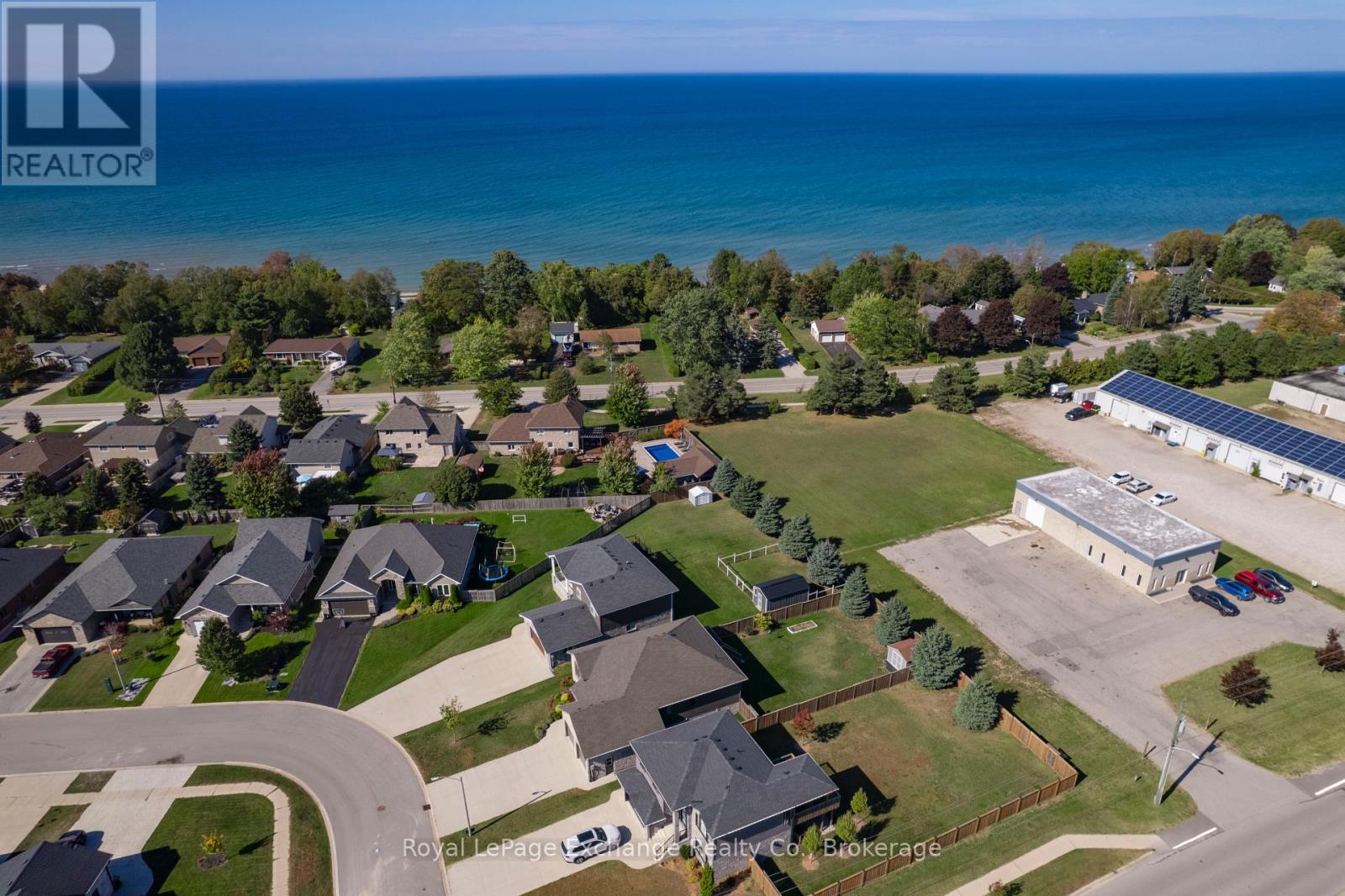 54 Lakefield Drive, Kincardine, Ontario  N2Z 0C9 - Photo 3 - X12452042