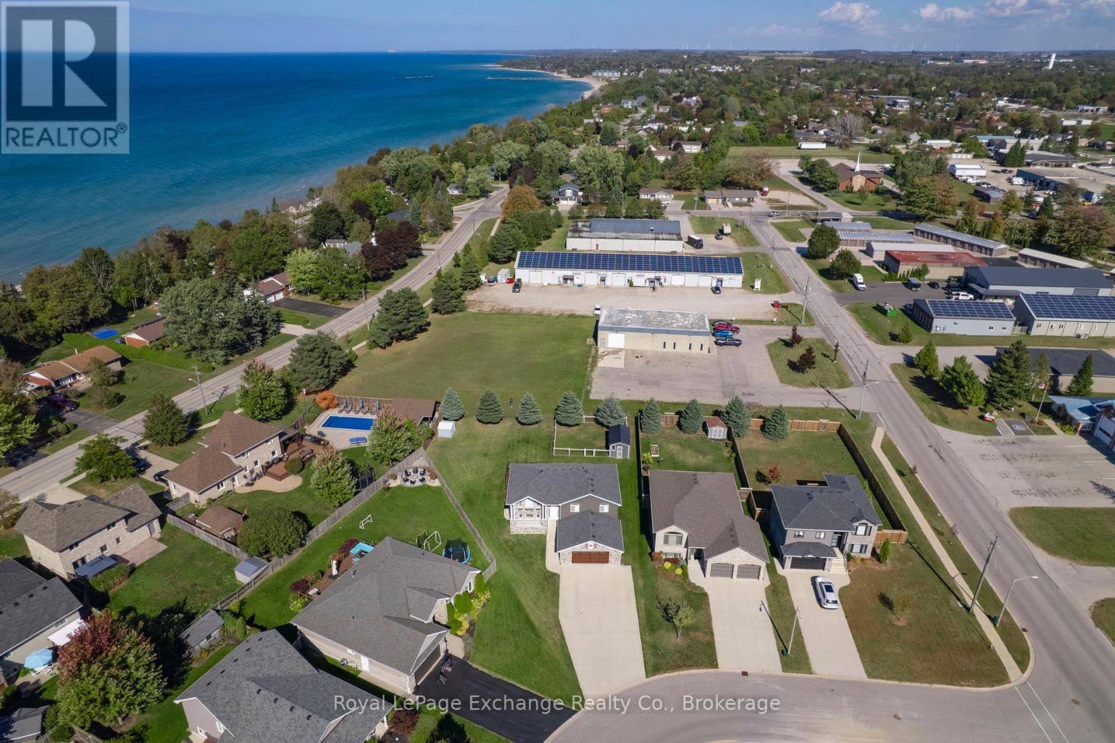 54 Lakefield Drive, Kincardine, Ontario  N2Z 0C9 - Photo 5 - X12452042