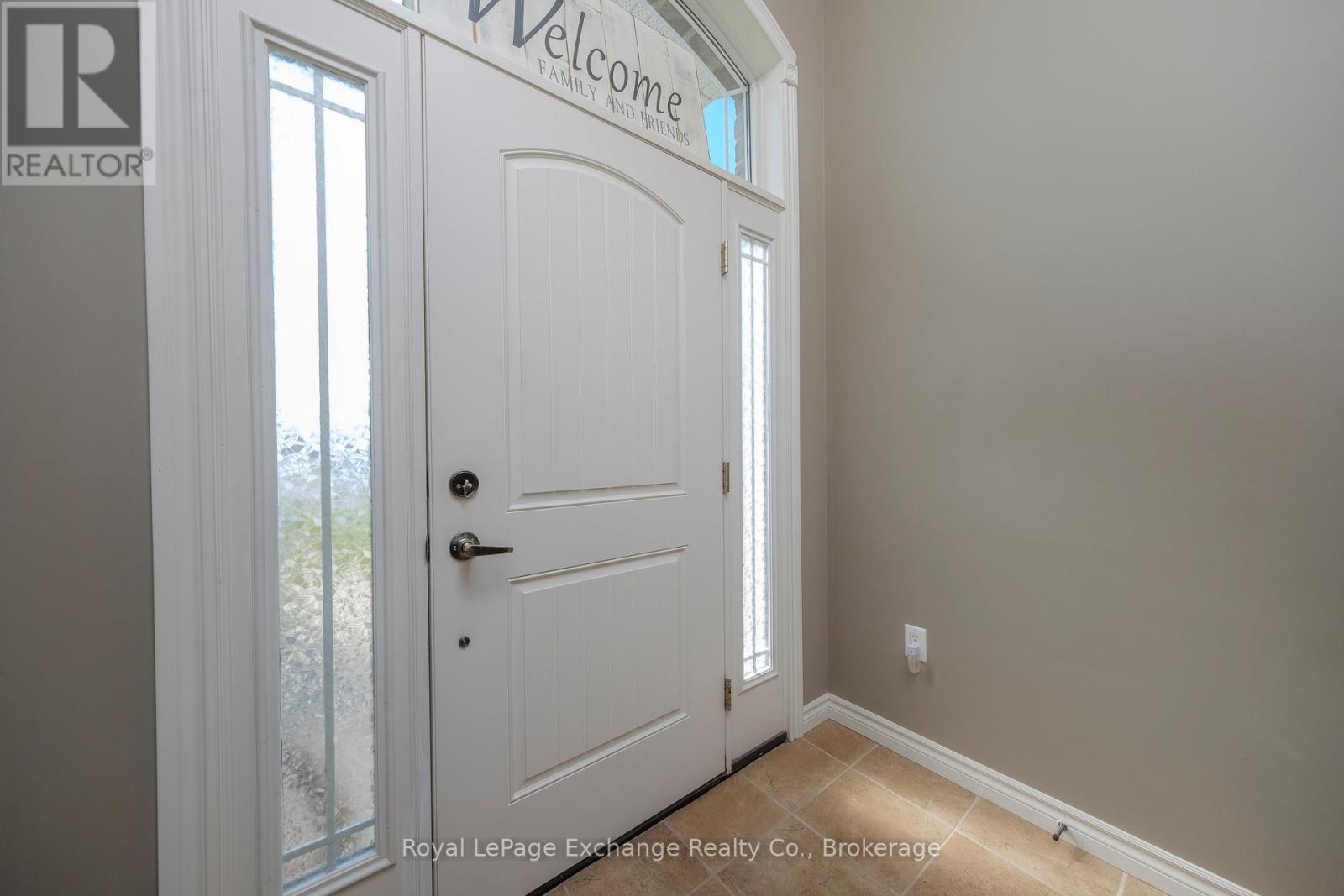 54 Lakefield Drive, Kincardine, Ontario  N2Z 0C9 - Photo 6 - X12452042