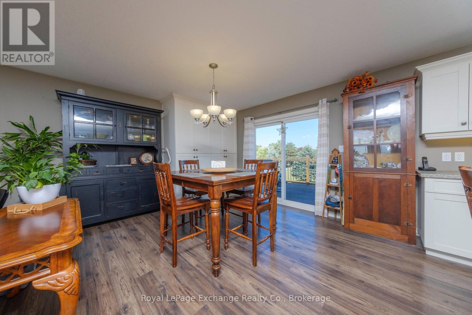 54 Lakefield Drive, Kincardine, Ontario  N2Z 0C9 - Photo 7 - X12452042