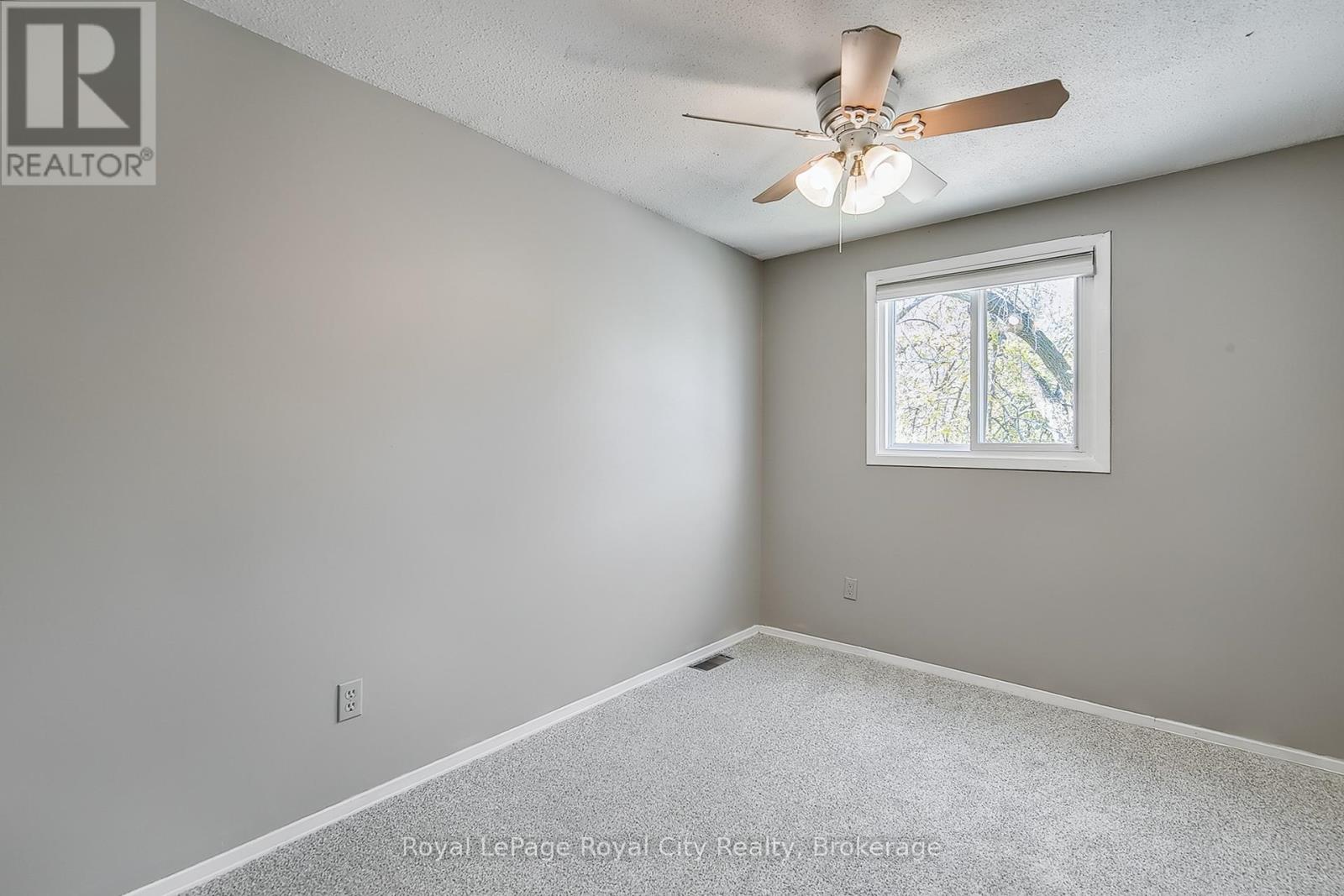 19 Leacock Avenue, Guelph (Grange Road), Ontario  N1E 6P9 - Photo 15 - X12452049