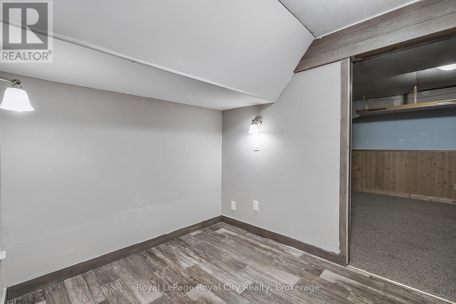 19 Leacock Avenue, Guelph (Grange Road), Ontario  N1E 6P9 - Photo 18 - X12452049