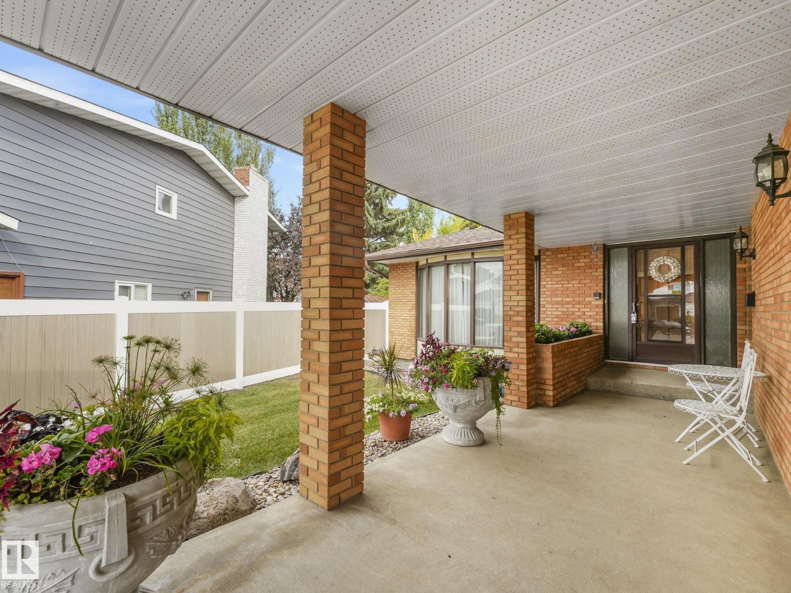 11106 173a Av Nw, Edmonton, Alberta  T5X 3J9 - Photo 2 - E4461293