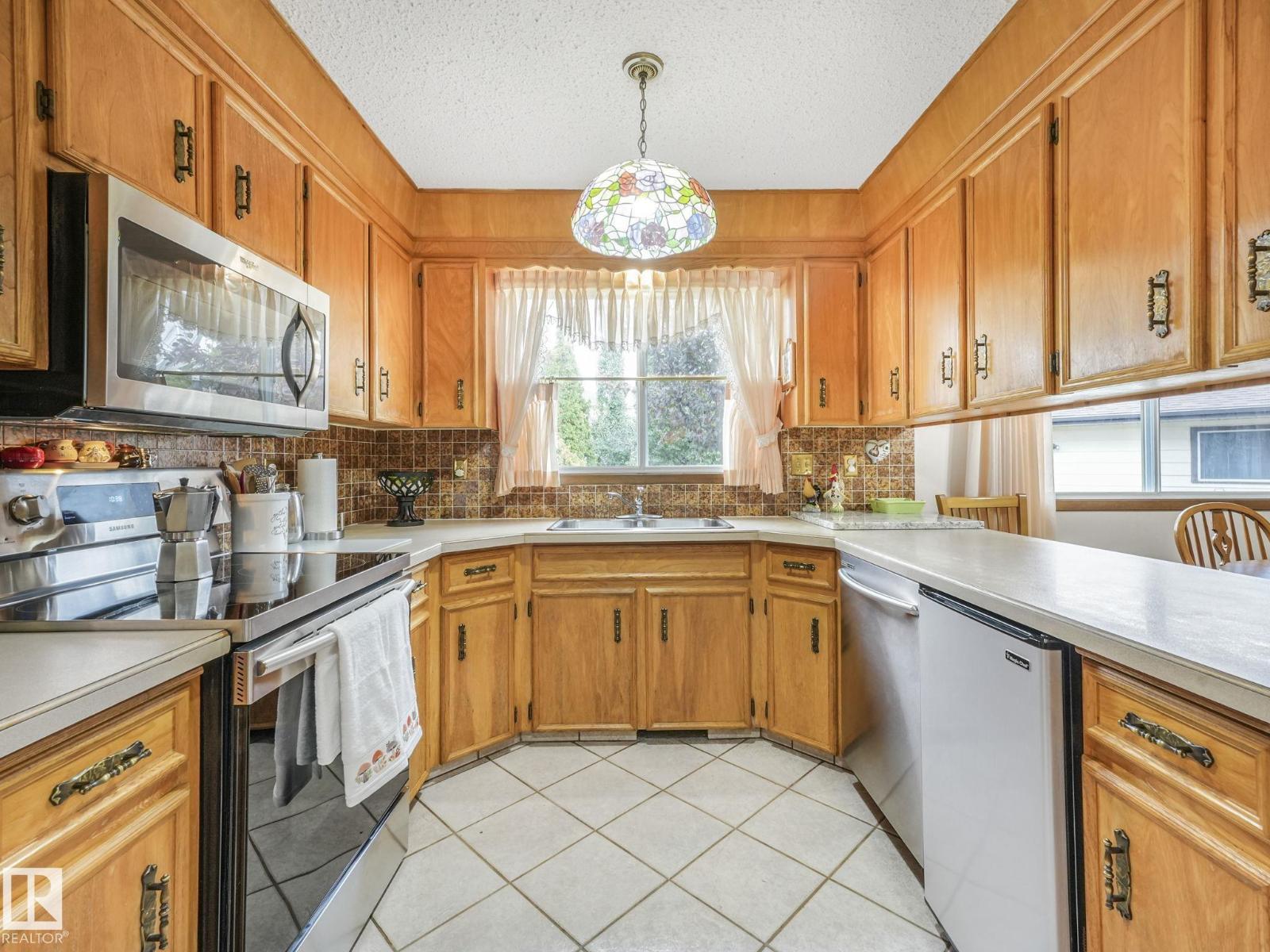 11106 173a Av Nw, Edmonton, Alberta  T5X 3J9 - Photo 9 - E4461293