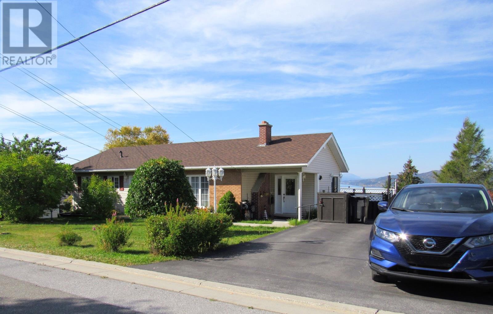 31 Hillcrest Road, Corner Brook, Newfoundland & Labrador  A2H 1N5 - Photo 2 - 1291315