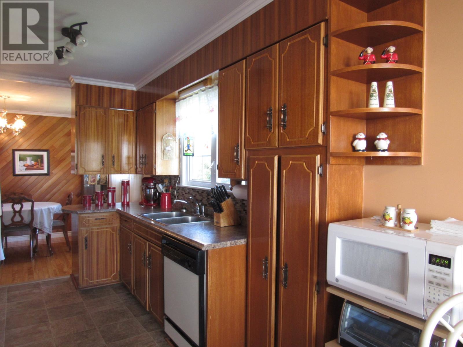 31 Hillcrest Road, Corner Brook, Newfoundland & Labrador  A2H 1N5 - Photo 8 - 1291315