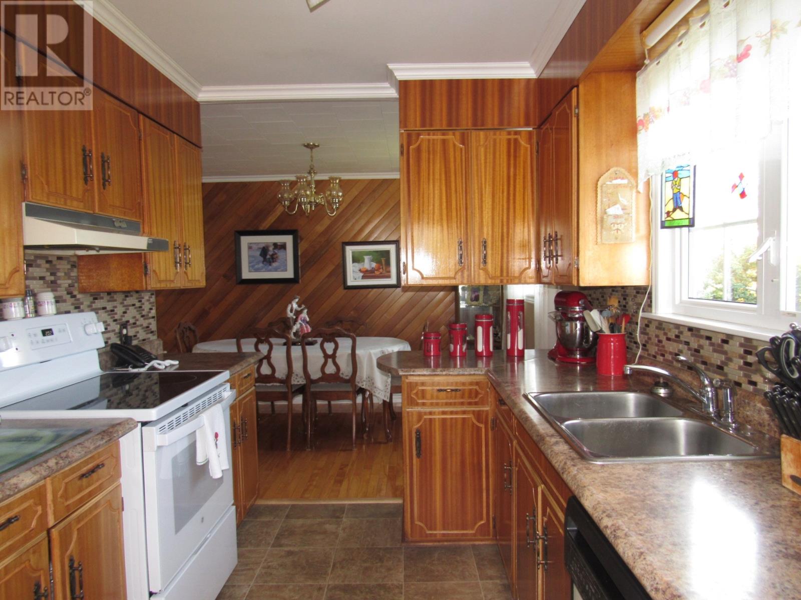 31 Hillcrest Road, Corner Brook, Newfoundland & Labrador  A2H 1N5 - Photo 9 - 1291315