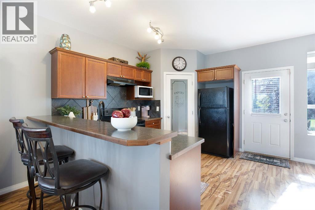 404, 703 Luxstone Square Sw, Airdrie, Alberta  T4B 0A3 - Photo 5 - A2259939