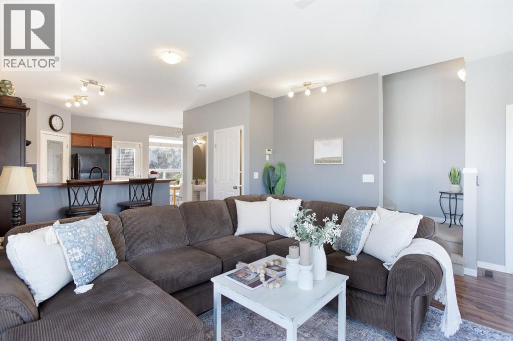 404, 703 Luxstone Square Sw, Airdrie, Alberta  T4B 0A3 - Photo 4 - A2259939