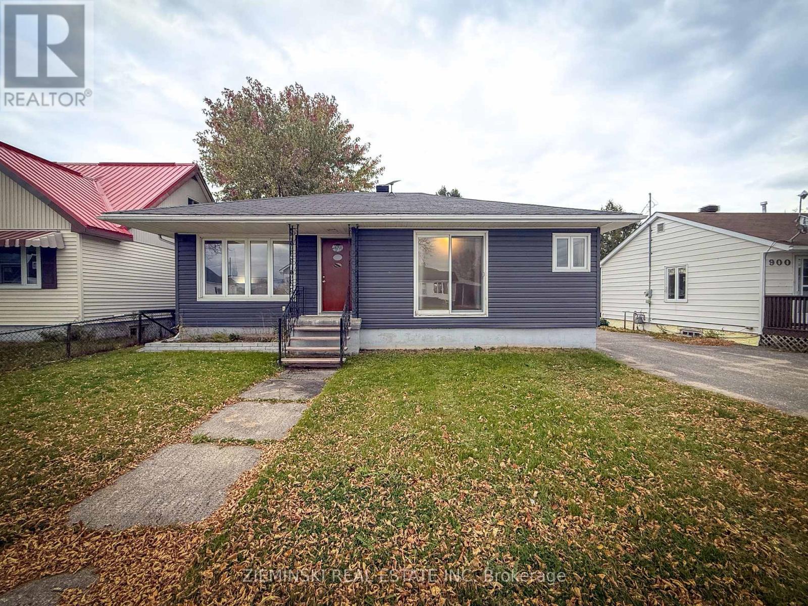 910 VICTORIA ROAD, Iroquois Falls, Ontario