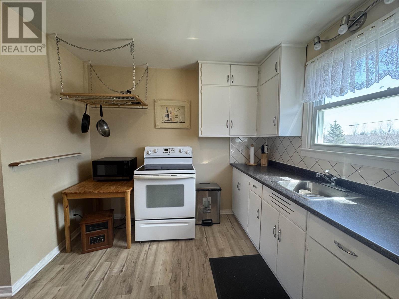 18 Sandpiper Ave, Manitouwadge, Ontario  P0T 2C0 - Photo 13 - TB252331