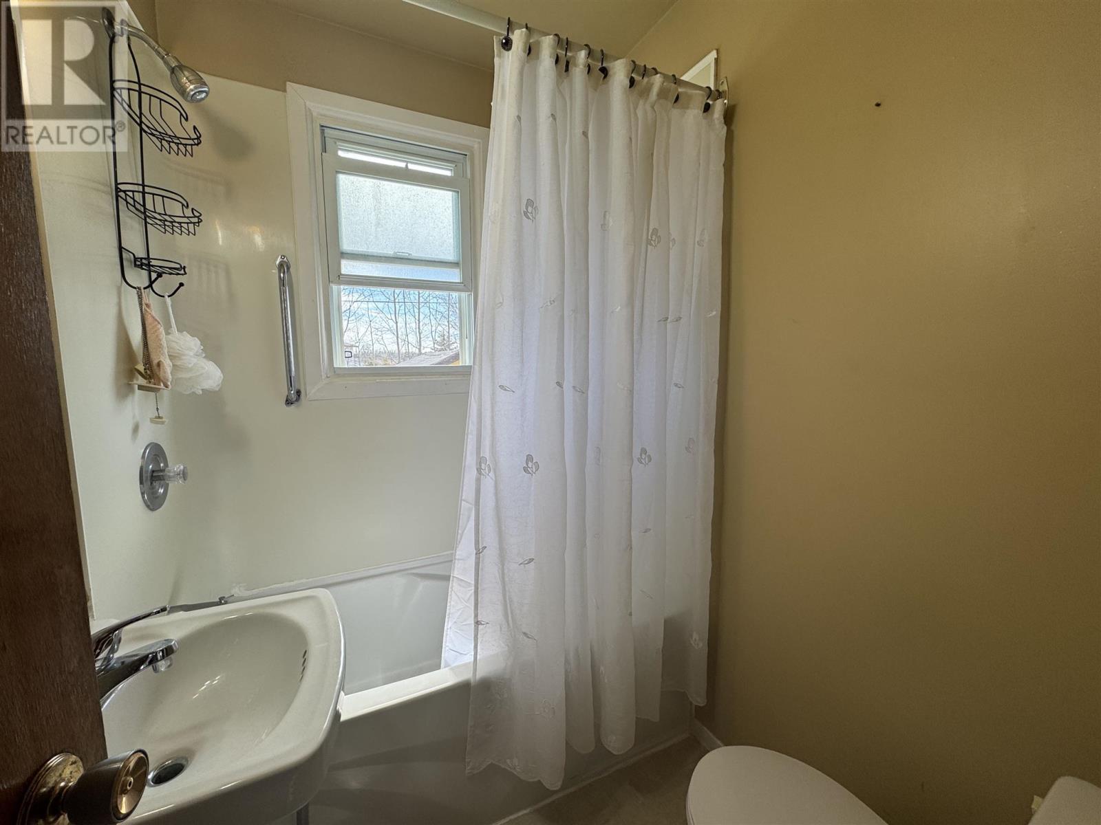 18 Sandpiper Ave, Manitouwadge, Ontario  P0T 2C0 - Photo 15 - TB252331
