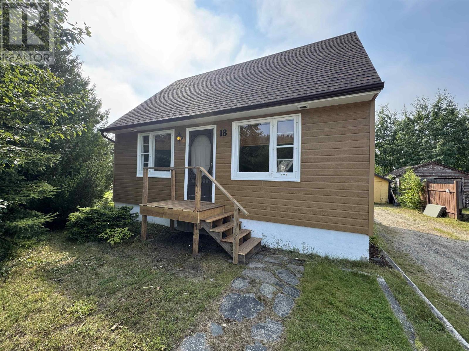 18 Sandpiper Ave, Manitouwadge, Ontario  P0T 2C0 - Photo 1 - TB252331