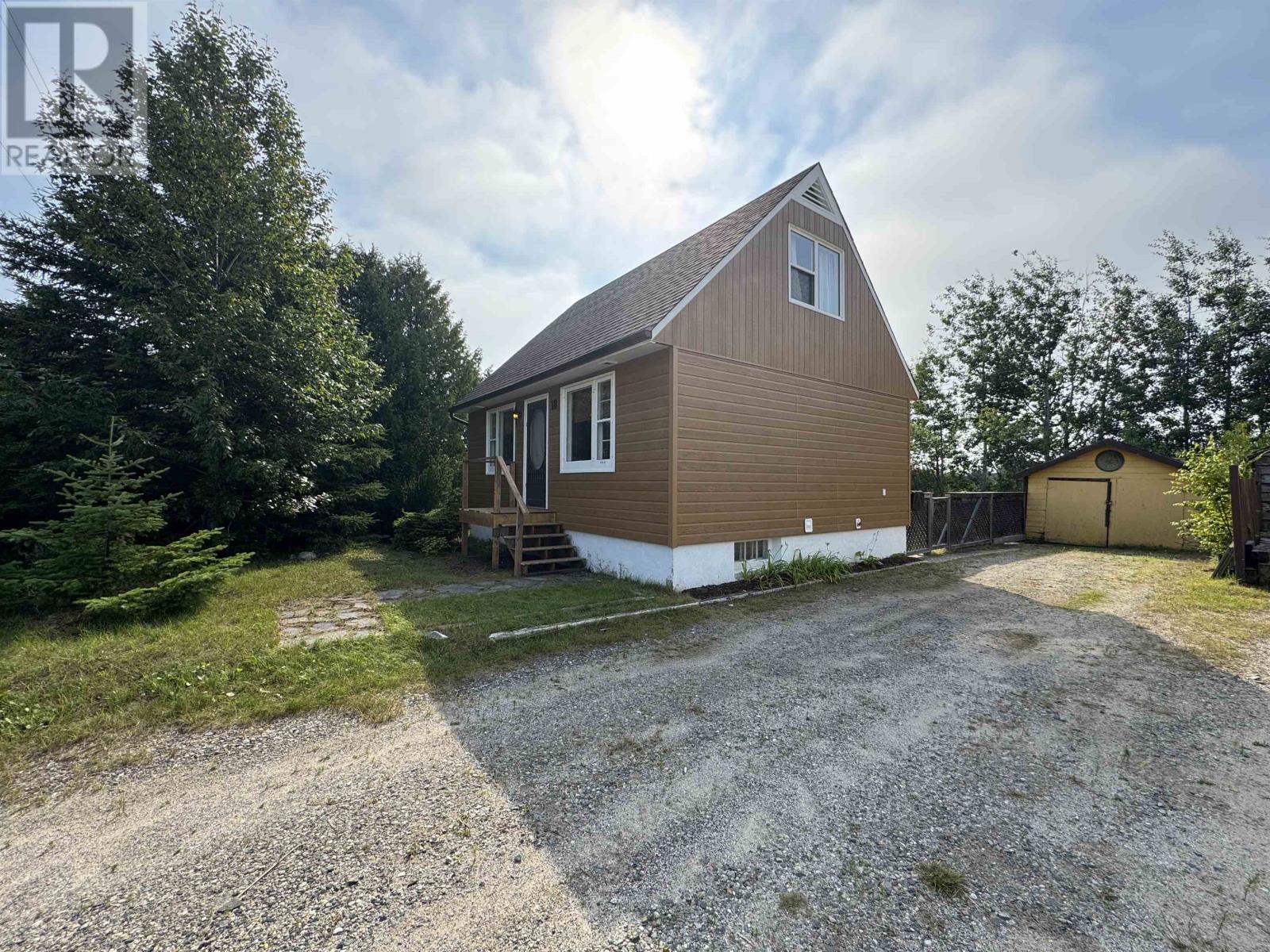 18 Sandpiper Ave, Manitouwadge, Ontario  P0T 2C0 - Photo 2 - TB252331
