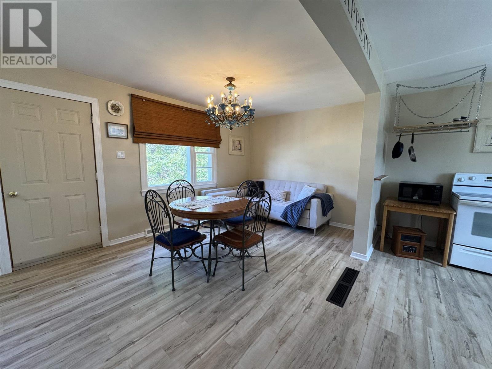 18 Sandpiper Ave, Manitouwadge, Ontario  P0T 2C0 - Photo 7 - TB252331