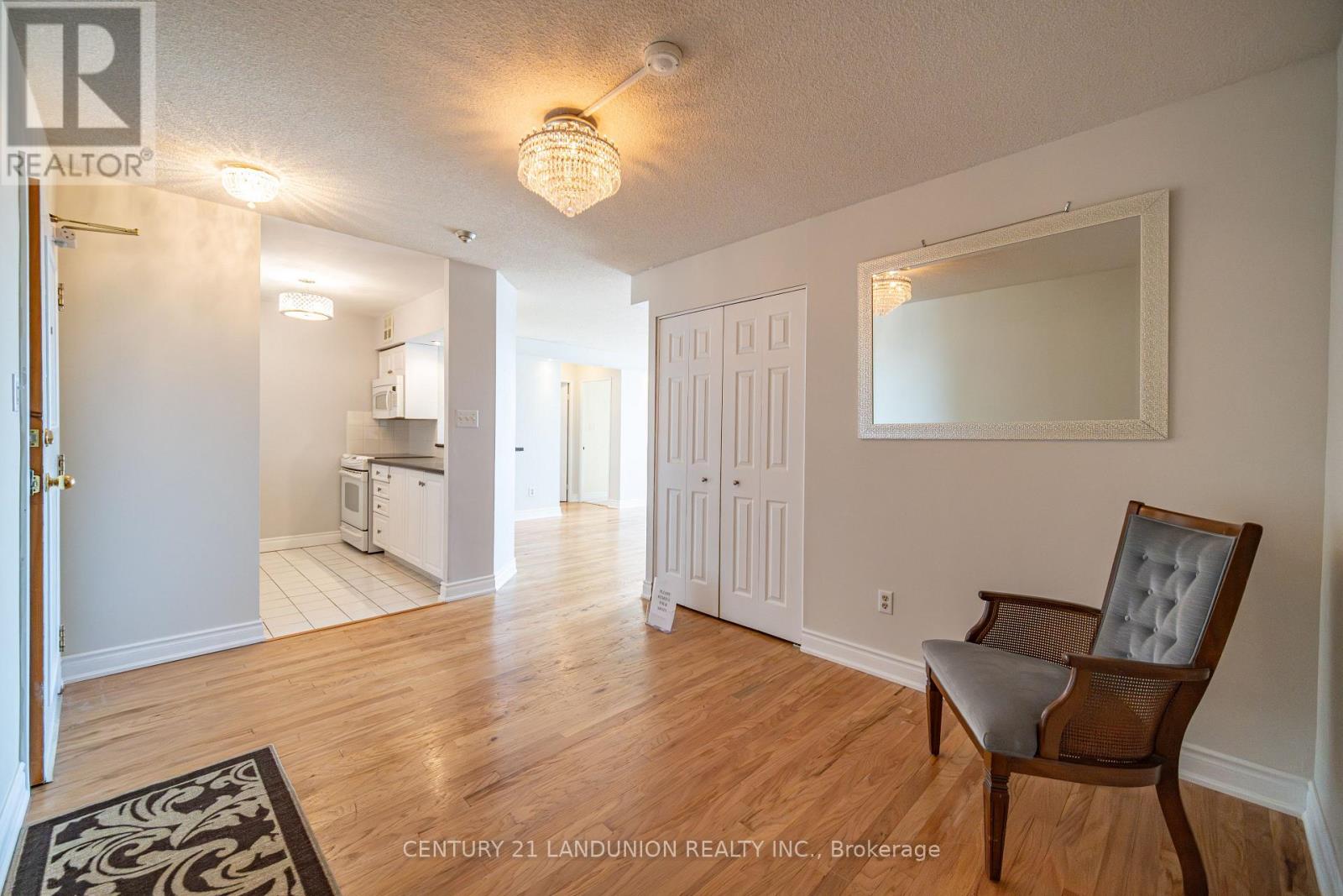 619 - 326 Major Mackenzie Drive E, Richmond Hill, Ontario  L4C 8T4 - Photo 5 - N12451955