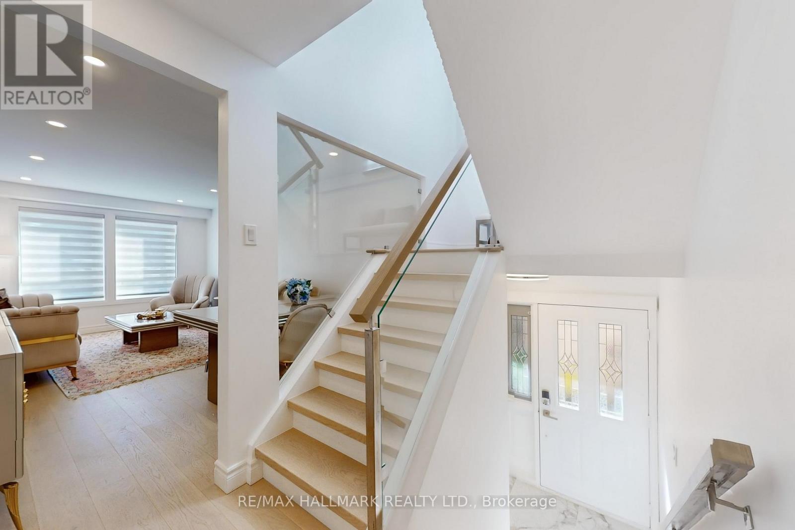 6 Wiles Court, Aurora, Ontario  L4G 3N5 - Photo 16 - N12451990