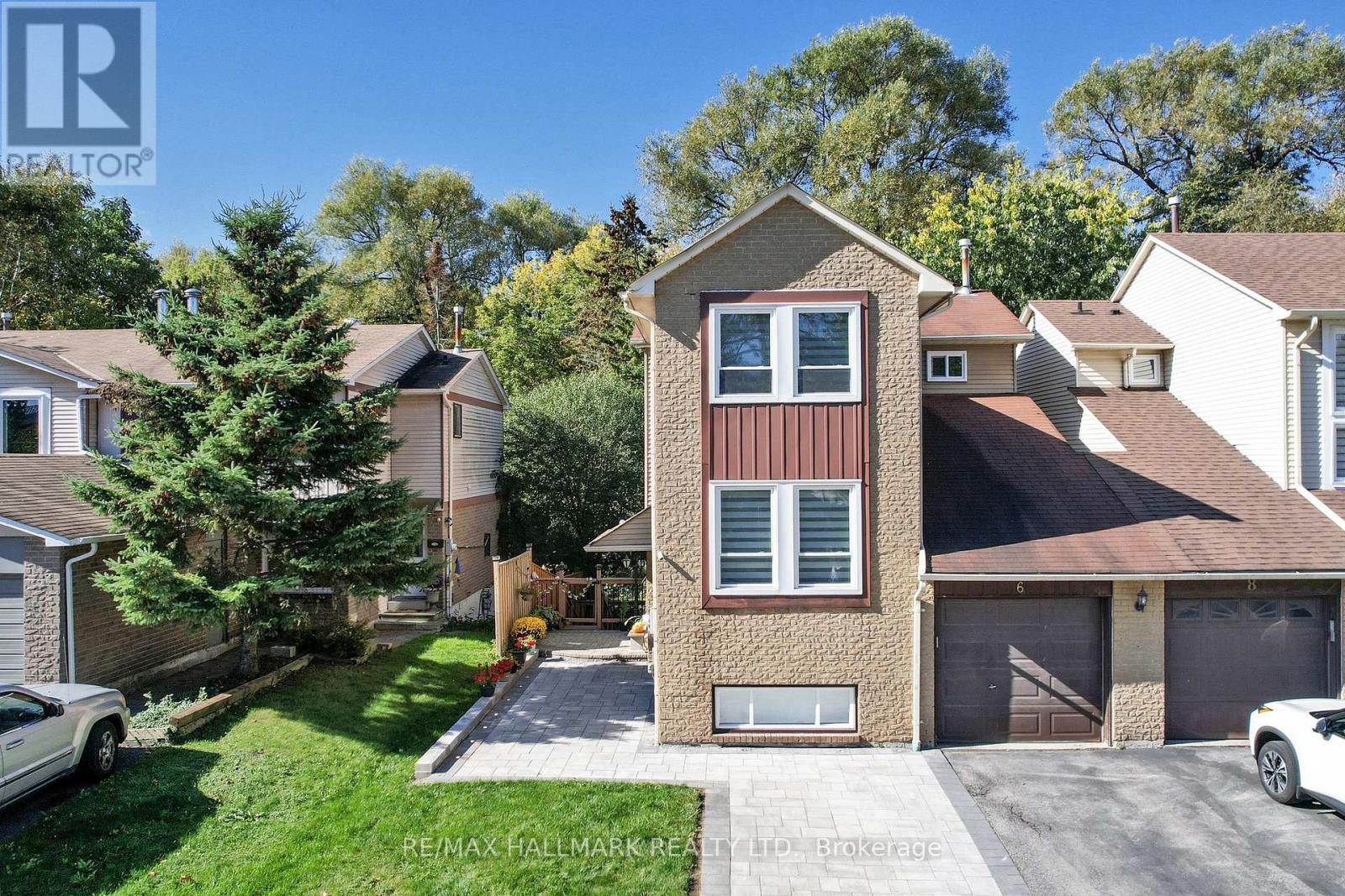 6 Wiles Court, Aurora, Ontario  L4G 3N5 - Photo 2 - N12451990