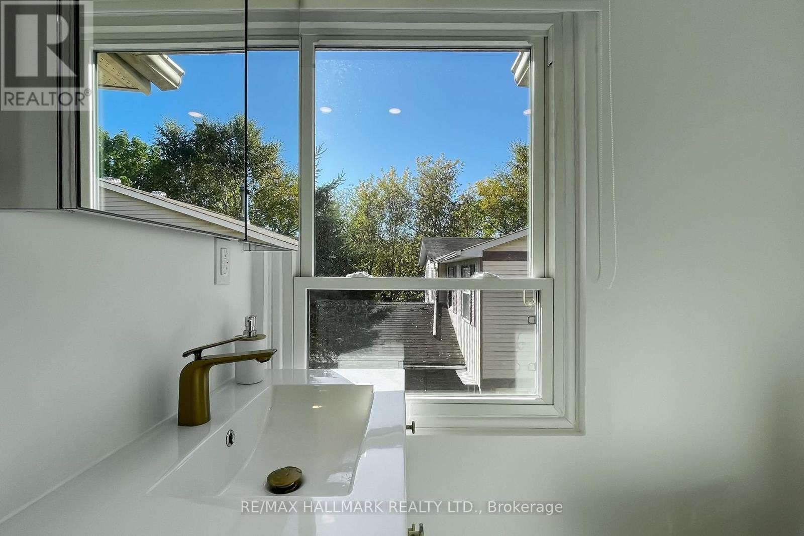6 Wiles Court, Aurora, Ontario  L4G 3N5 - Photo 25 - N12451990