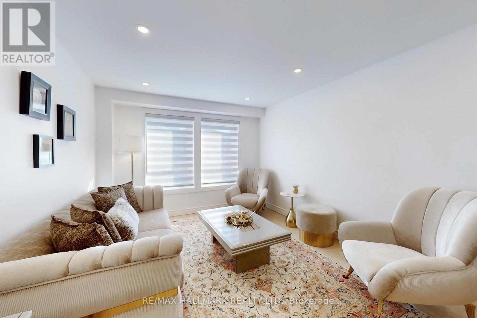 6 Wiles Court, Aurora, Ontario  L4G 3N5 - Photo 6 - N12451990