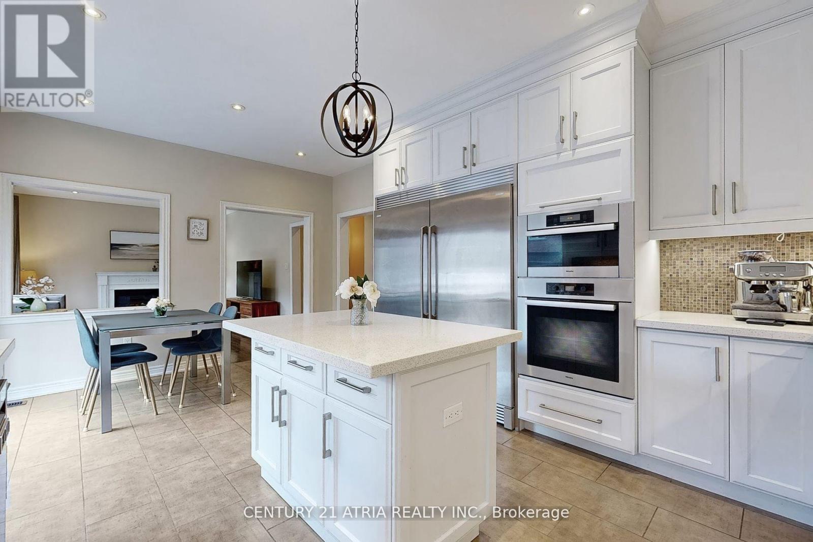 24 Gannett Drive, Richmond Hill, Ontario  L4E 0E9 - Photo 10 - N12451999