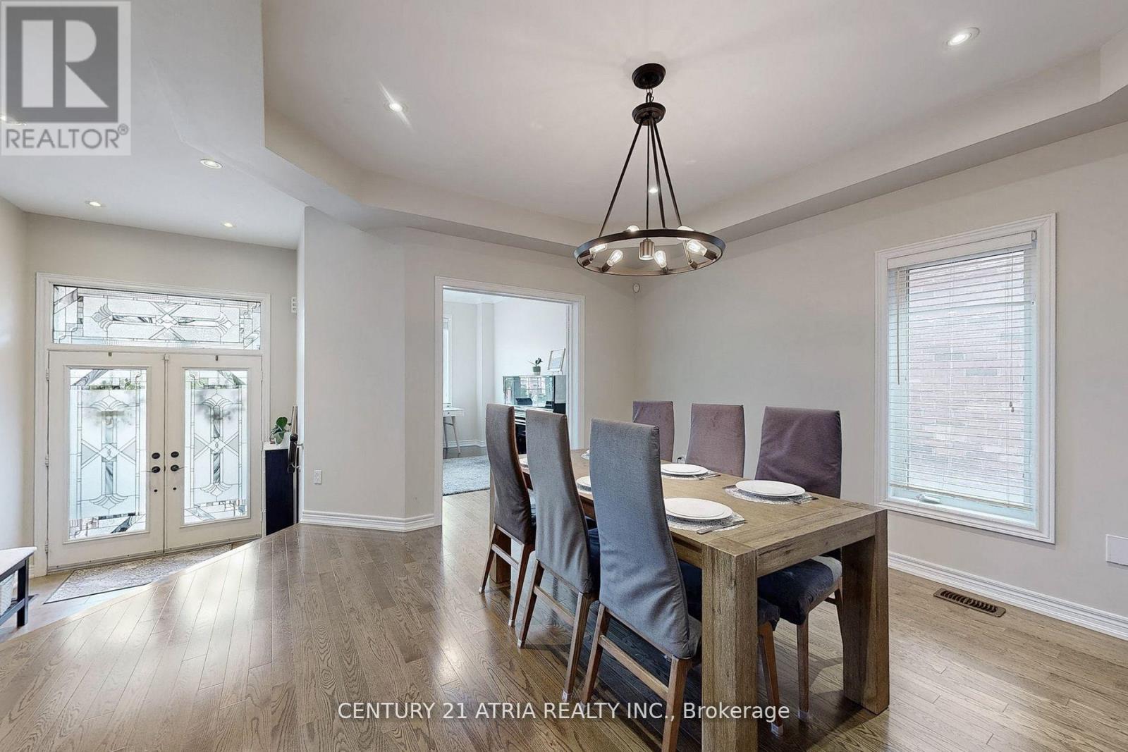 24 Gannett Drive, Richmond Hill, Ontario  L4E 0E9 - Photo 6 - N12451999
