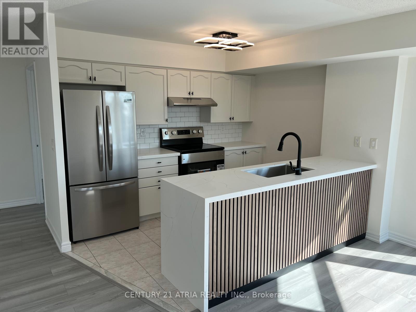 1110 - 135 Pond Drive, Markham, Ontario  L3T 7V6 - Photo 2 - N12452022