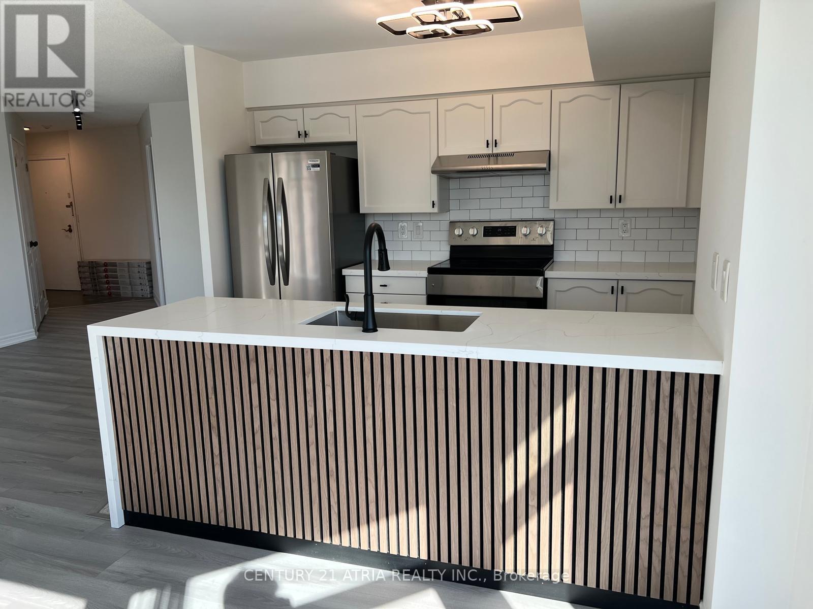 1110 - 135 Pond Drive, Markham, Ontario  L3T 7V6 - Photo 4 - N12452022