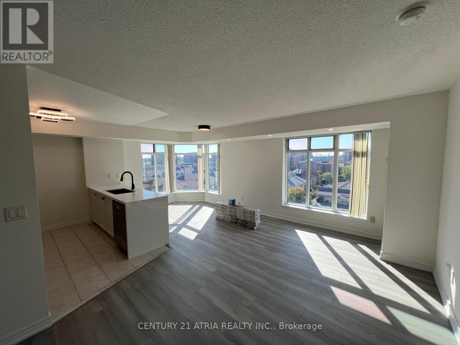 1110 - 135 Pond Drive, Markham, Ontario  L3T 7V6 - Photo 5 - N12452022