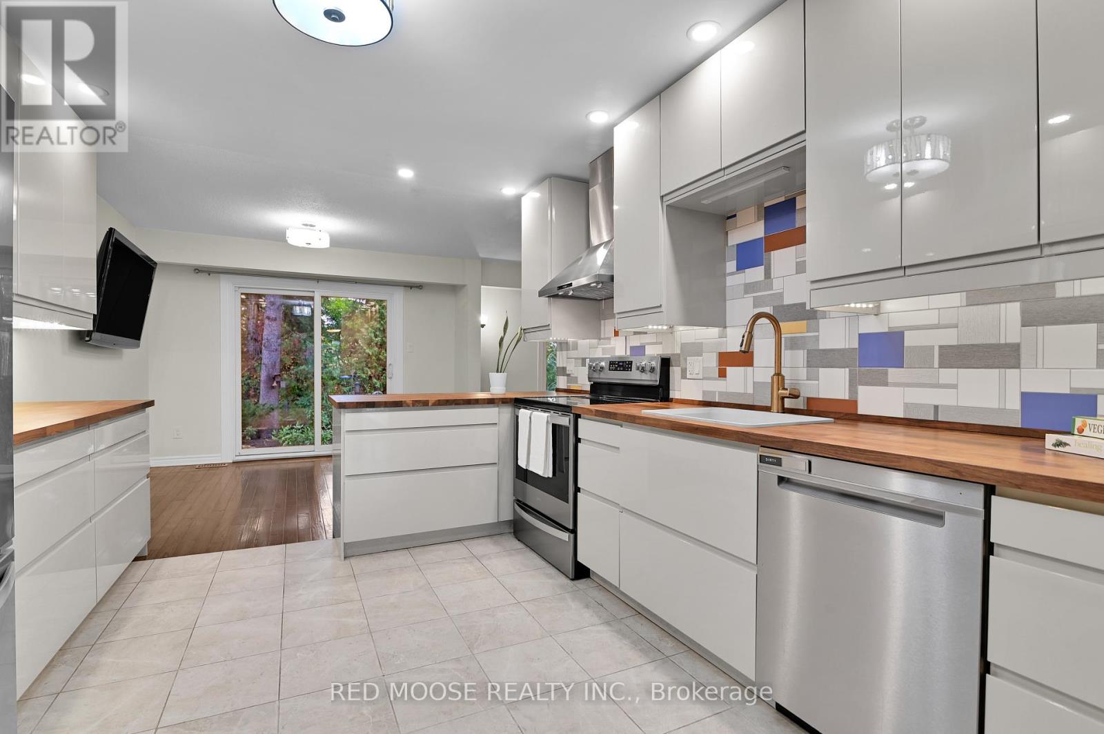 21 Ramsgate Private, Ottawa, Ontario  K1V 8M4 - Photo 9 - X12452114