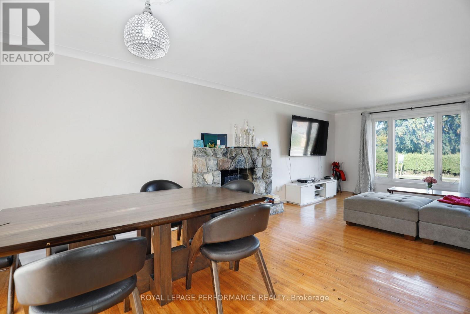 142 Meadowlands Drive W, Ottawa, Ontario  K2G 2S4 - Photo 12 - X12452125