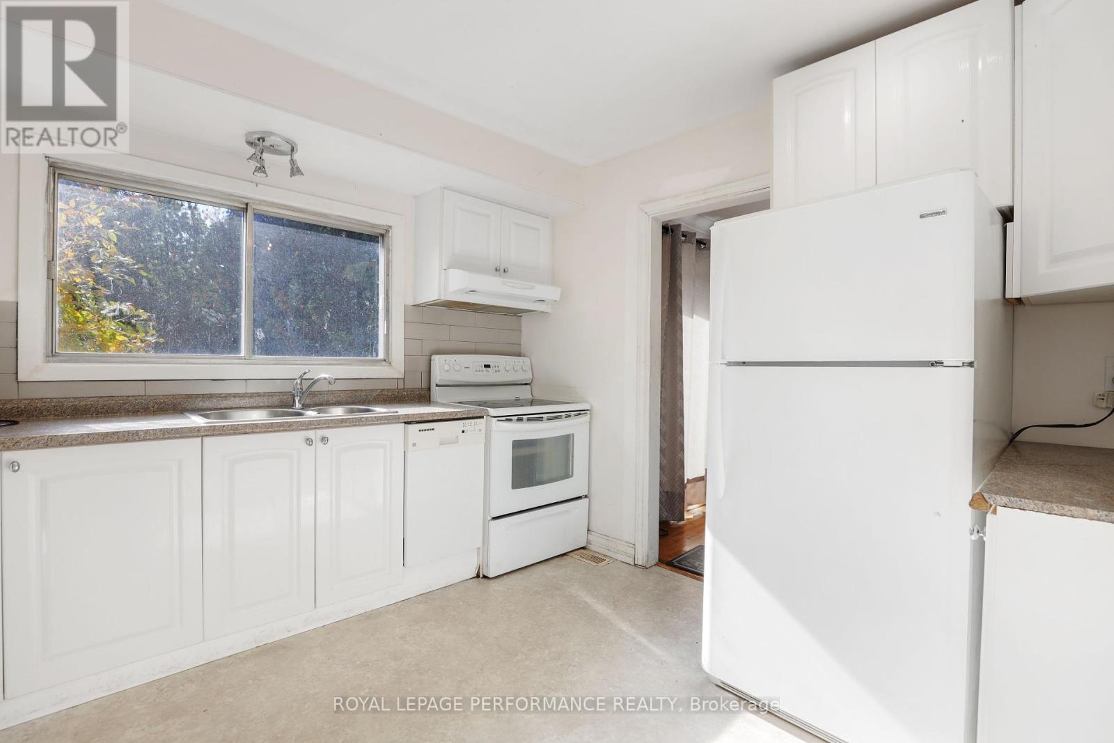142 Meadowlands Drive W, Ottawa, Ontario  K2G 2S4 - Photo 15 - X12452125